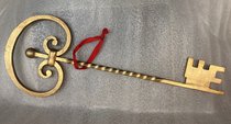 Интерьерное украшение "Золотой ключик" (2016, металл, ковка, 57x21, арт. 80п9) - 7 000 ₽