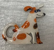 брошь "Собачка" (2025, смешанная техника, 6x6, арт. 48п50) - 550 ₽