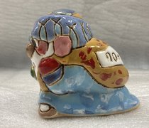 Дед Мороз с подарками (2025, керамика, 8x9, арт. 12п59) - 820 ₽
