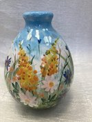 Ваза "Полянка с ромашками и львиным зевом" (2026, майолика, 11.5x9, арт. 79П.38) - 4 000 ₽
