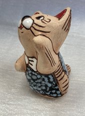 Кот с поднятой лапой, 9х7,5х6 (год не указан, материал не указан, , арт. 12п003) - 680 ₽