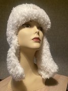 Шапочка-ушанка вязаная белаяая (2025, пряжа, 42x30, арт. 40пш39) - 3 500 ₽