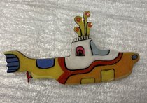 брошь "Желтая подводная лодка" (2026, смешанная техника, 5x9, арт. 48п53) - 550 ₽