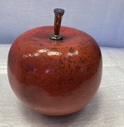 яблоко алое (2026, фаянс, 12x11, арт. 34п37а) - 3 000 ₽